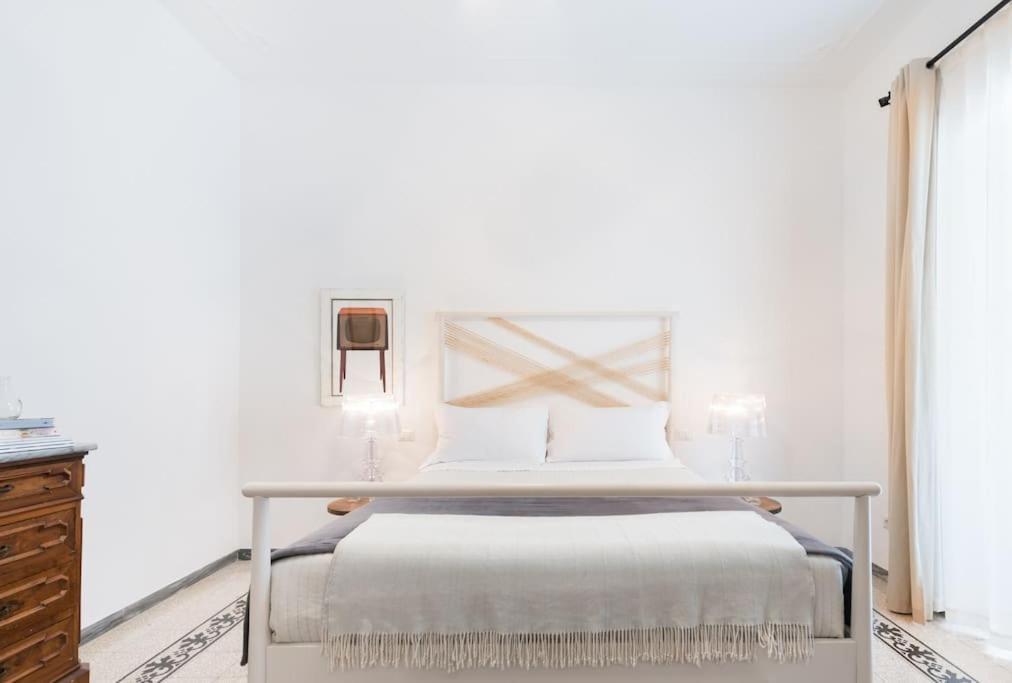 Modern Comfort, Poetic Charm * Rom